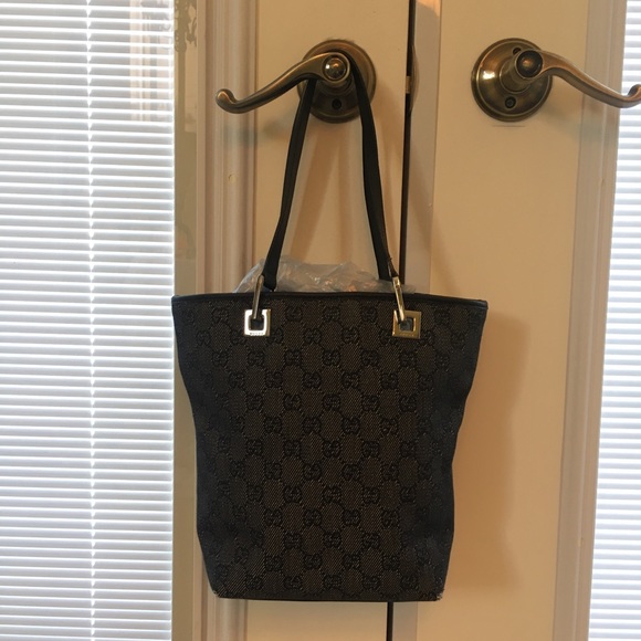 GUCCI Y2K Black Canvas Bucket Bag, Small - Picture 8 of 12